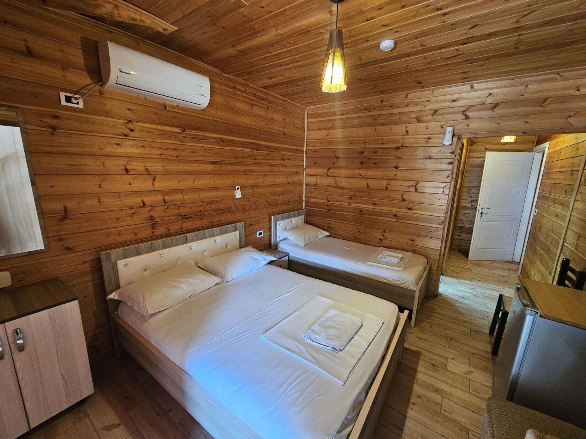 Bujtina E Zefit * Shëngjin