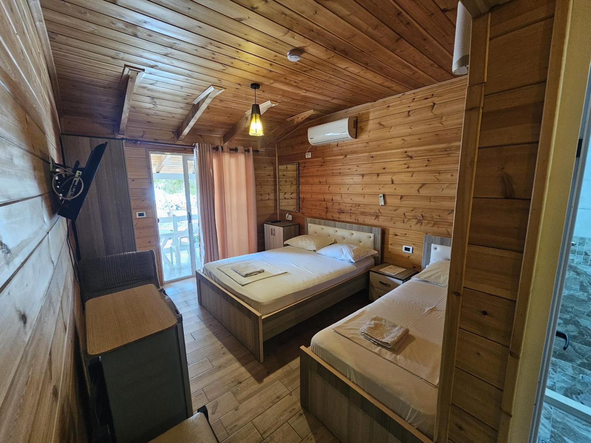 Bujtina E Zefit Ferienhaus *