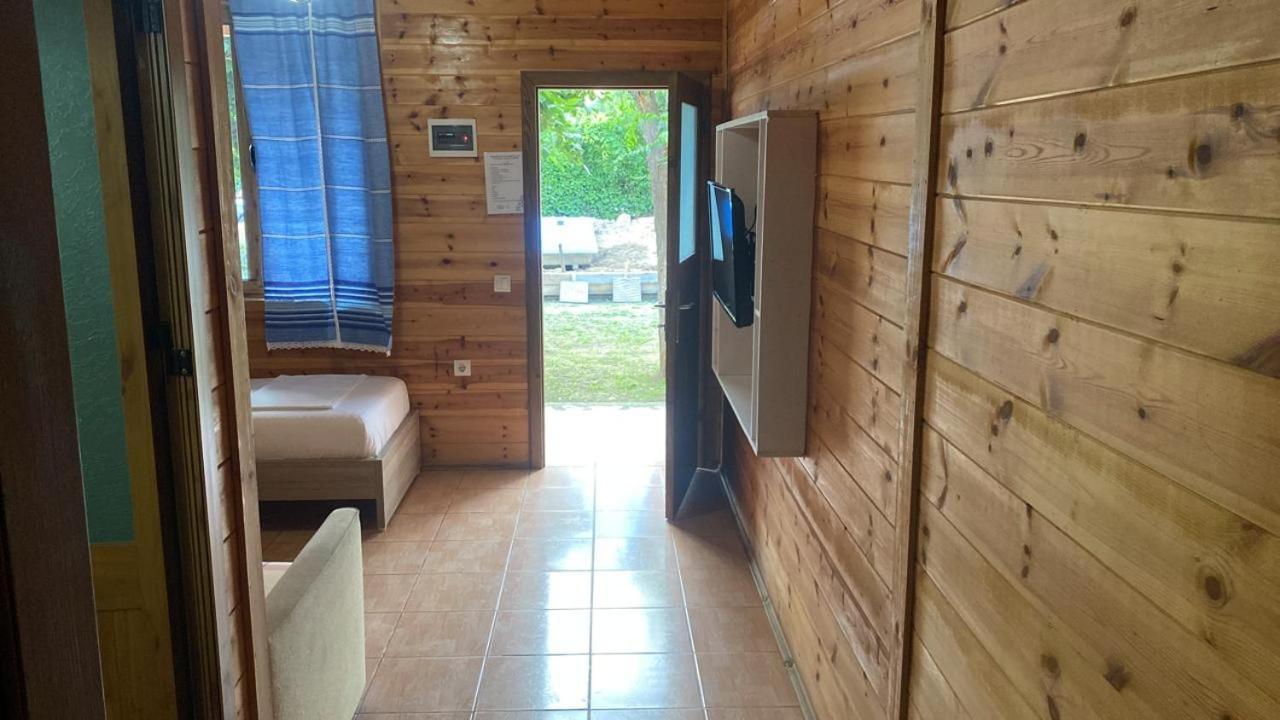 Ferienhaus Bujtina E Zefit *